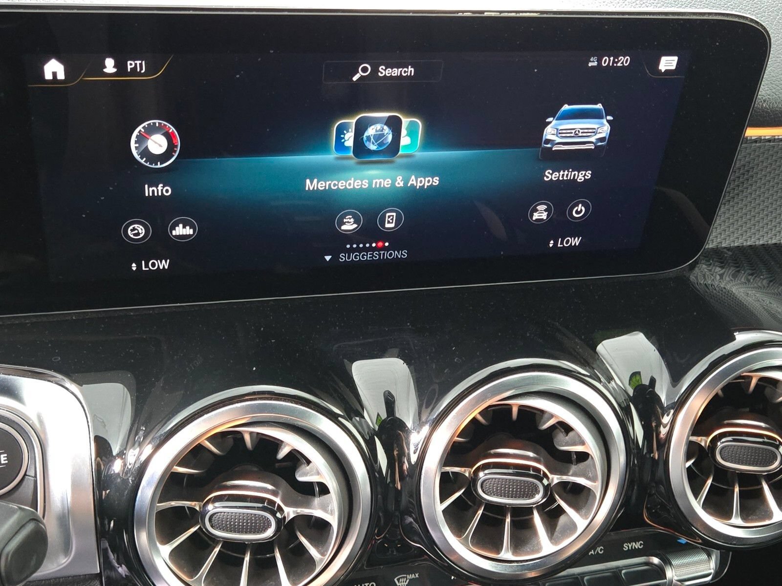 Used 2023 Mercedes-Benz GLB 250 image 28