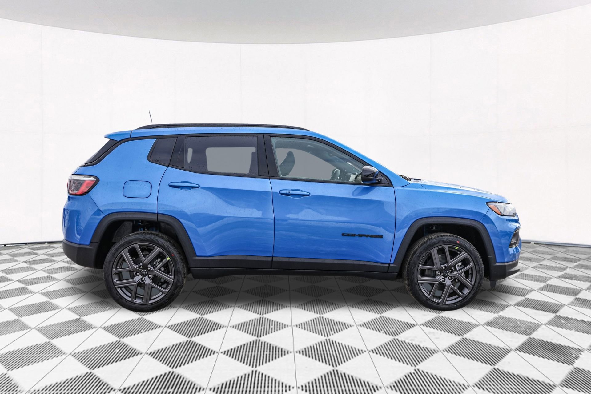 New 2026 Jeep Compass Latitude image 9