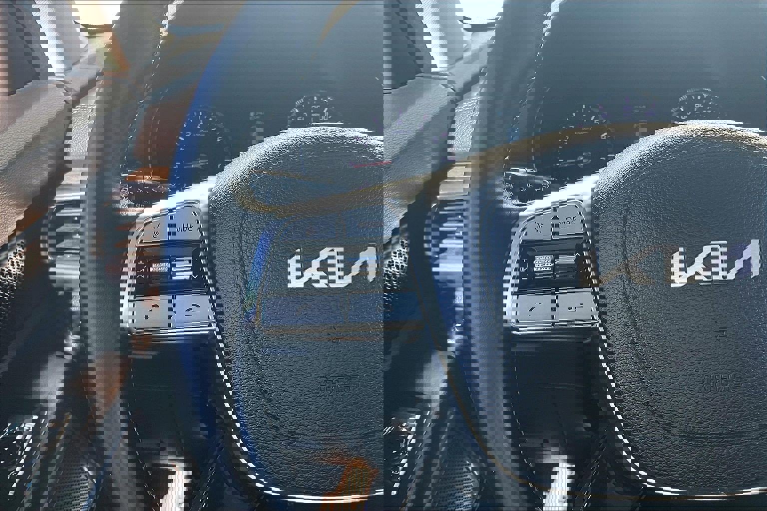 Used 2022 Kia Telluride EX w/ EX Premium Package image 23