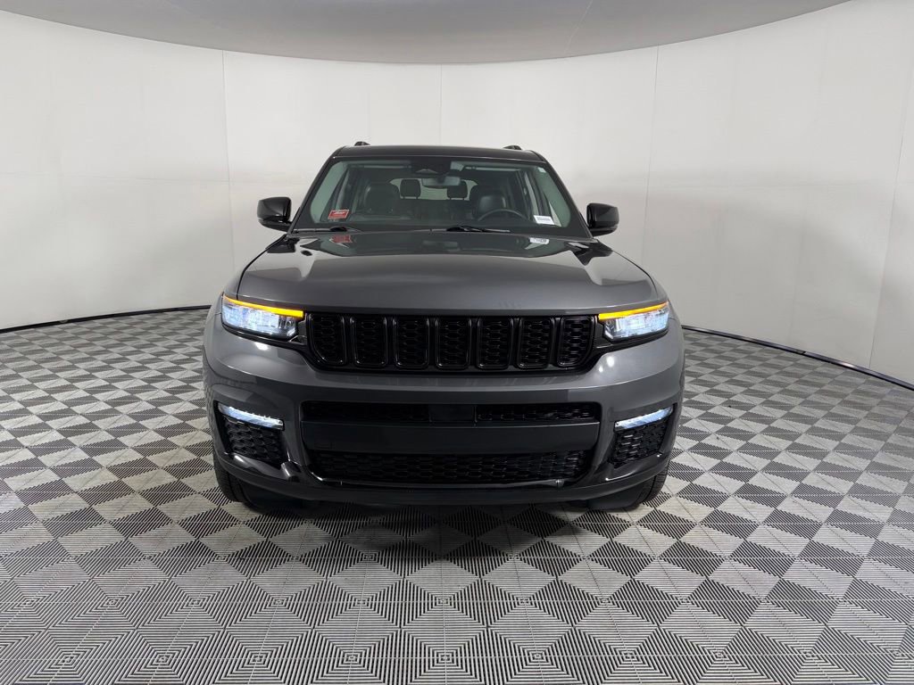 Used 2023 Jeep Grand Cherokee L Limited w/ Black Appearance Package RWD image 7