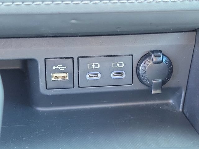 Used 2024 Toyota Highlander LE FWD image 24