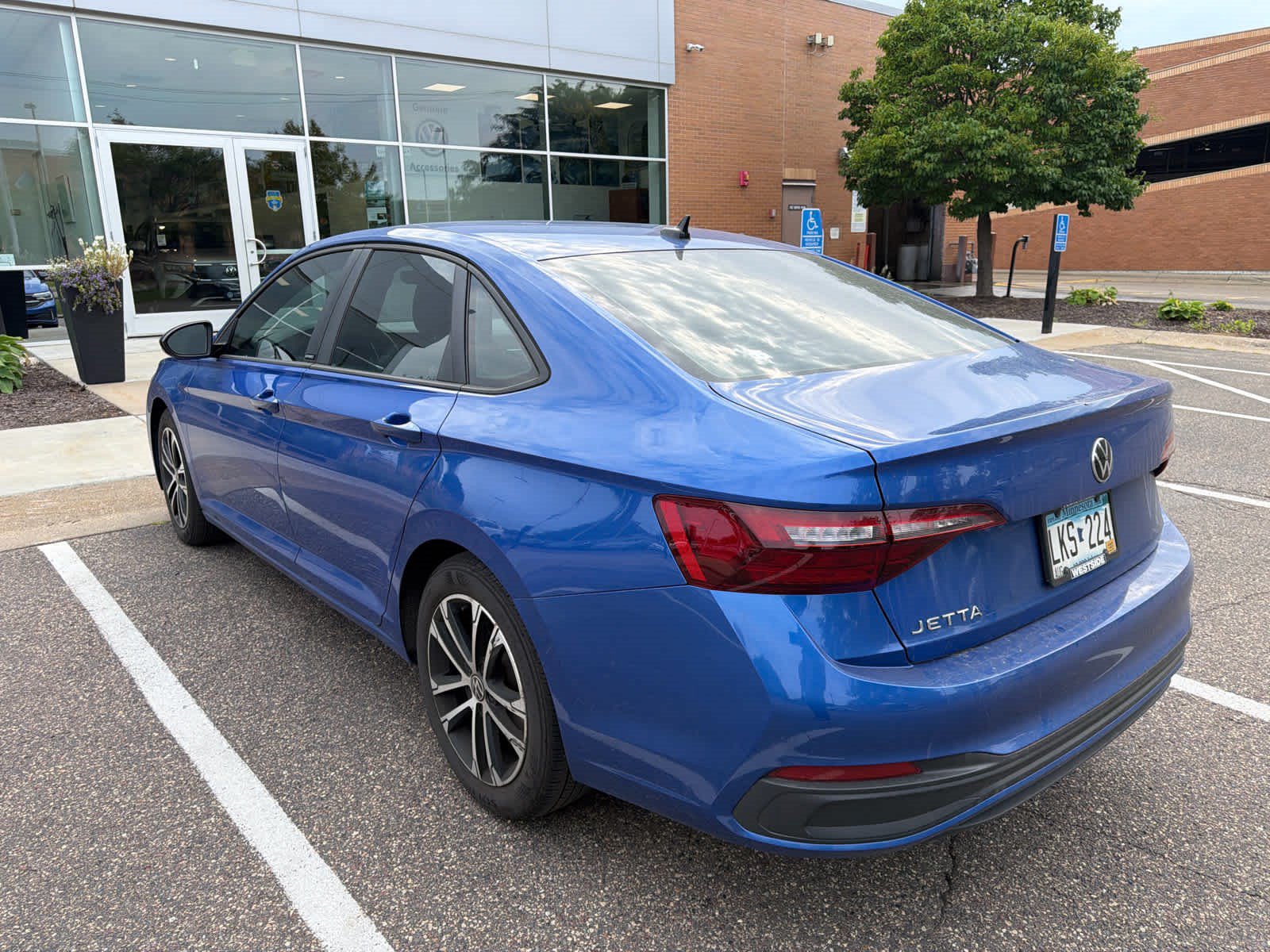 Certified 2023 Volkswagen Jetta Sport FWD image 4
