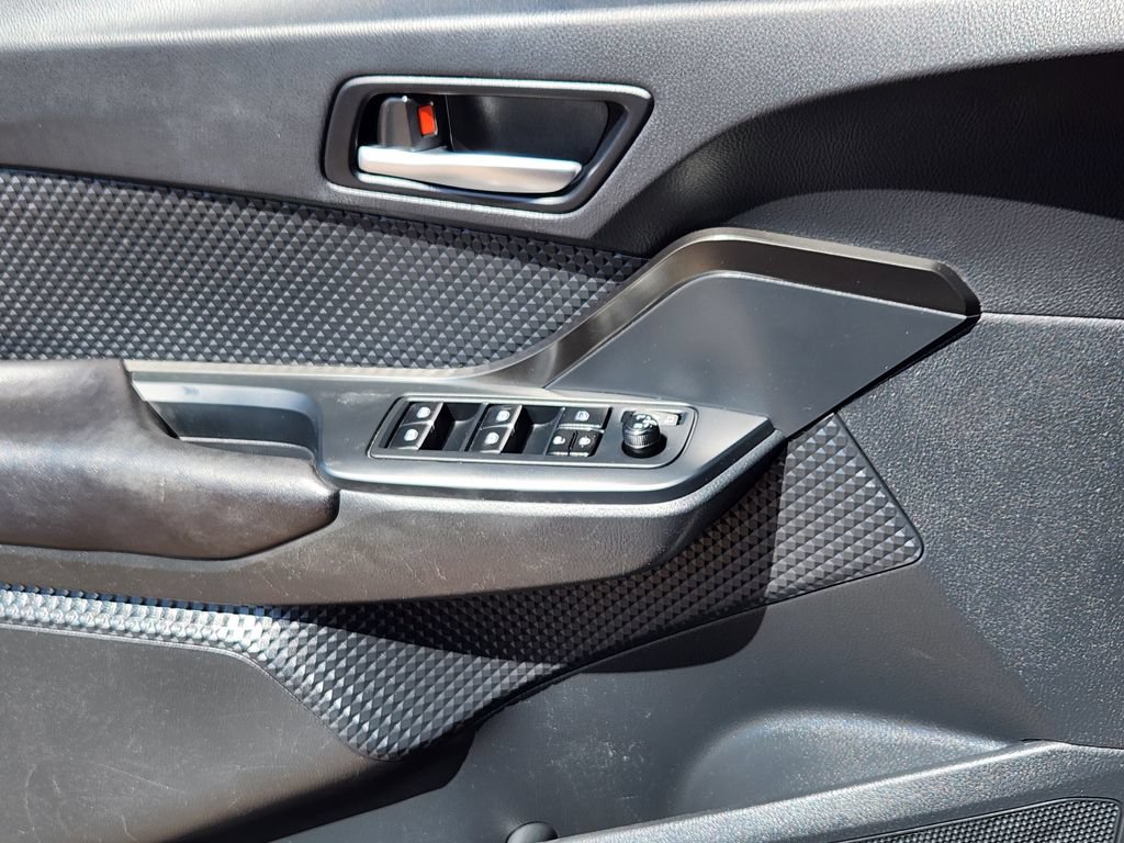 Used 2018 Toyota C-HR XLE FWD image 14
