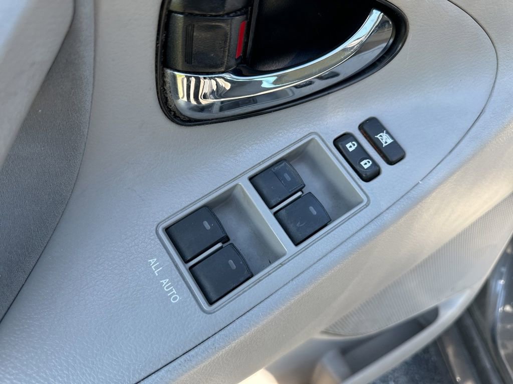 Used 2011 Toyota Camry LE image 15