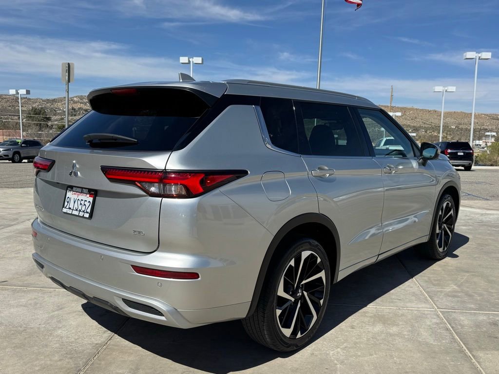 Used 2023 Mitsubishi Outlander SEL image 6