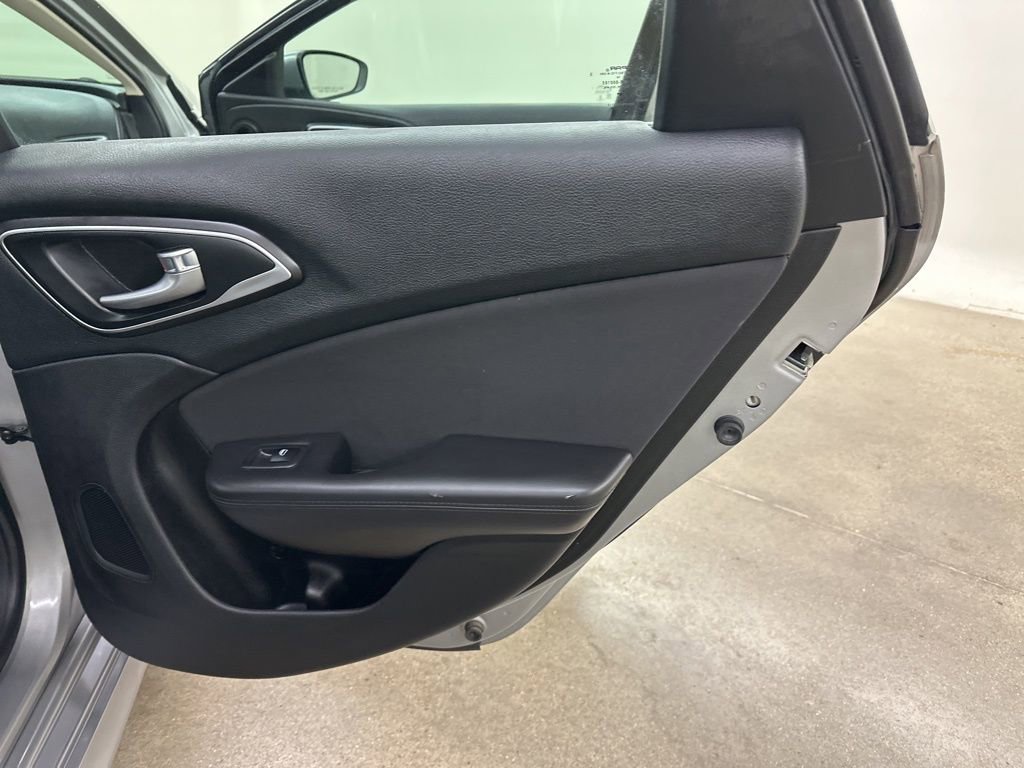 Used 2015 Chrysler 200 Limited image 23