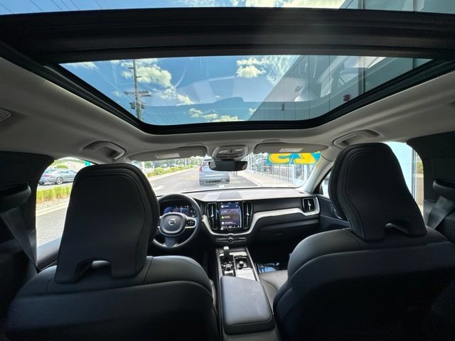 Certified 2025 Volvo XC60 B5 Plus AWD/4WD image 18