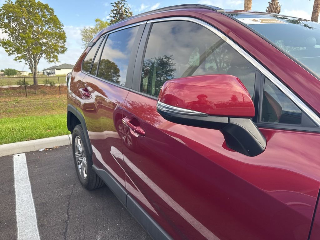 Used 2022 Toyota RAV4 XLE w/ Convenience Package FWD image 7