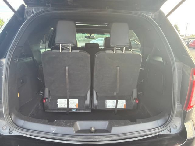 Used 2015 Ford Explorer XLT w/ Equipment Group 202B AWD/4WD image 8