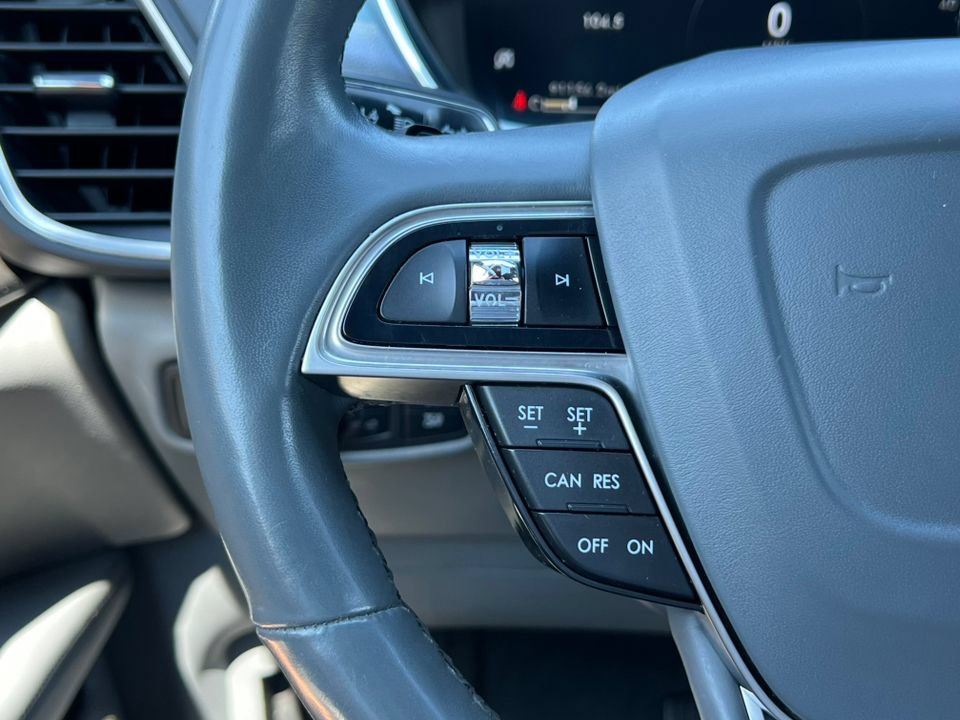 Used 2020 Lincoln Nautilus Reserve w/ Class II Trailer Tow Package FWD image 21
