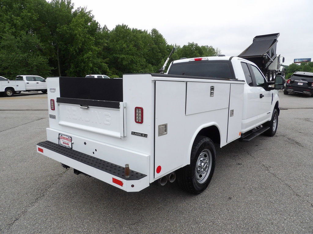Used 2022 Ford F250 XL w/ Power Equipment Group AWD/4WD image 7