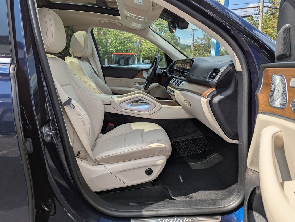 Used 2021 Mercedes-Benz GLS 450 4MATIC image 34
