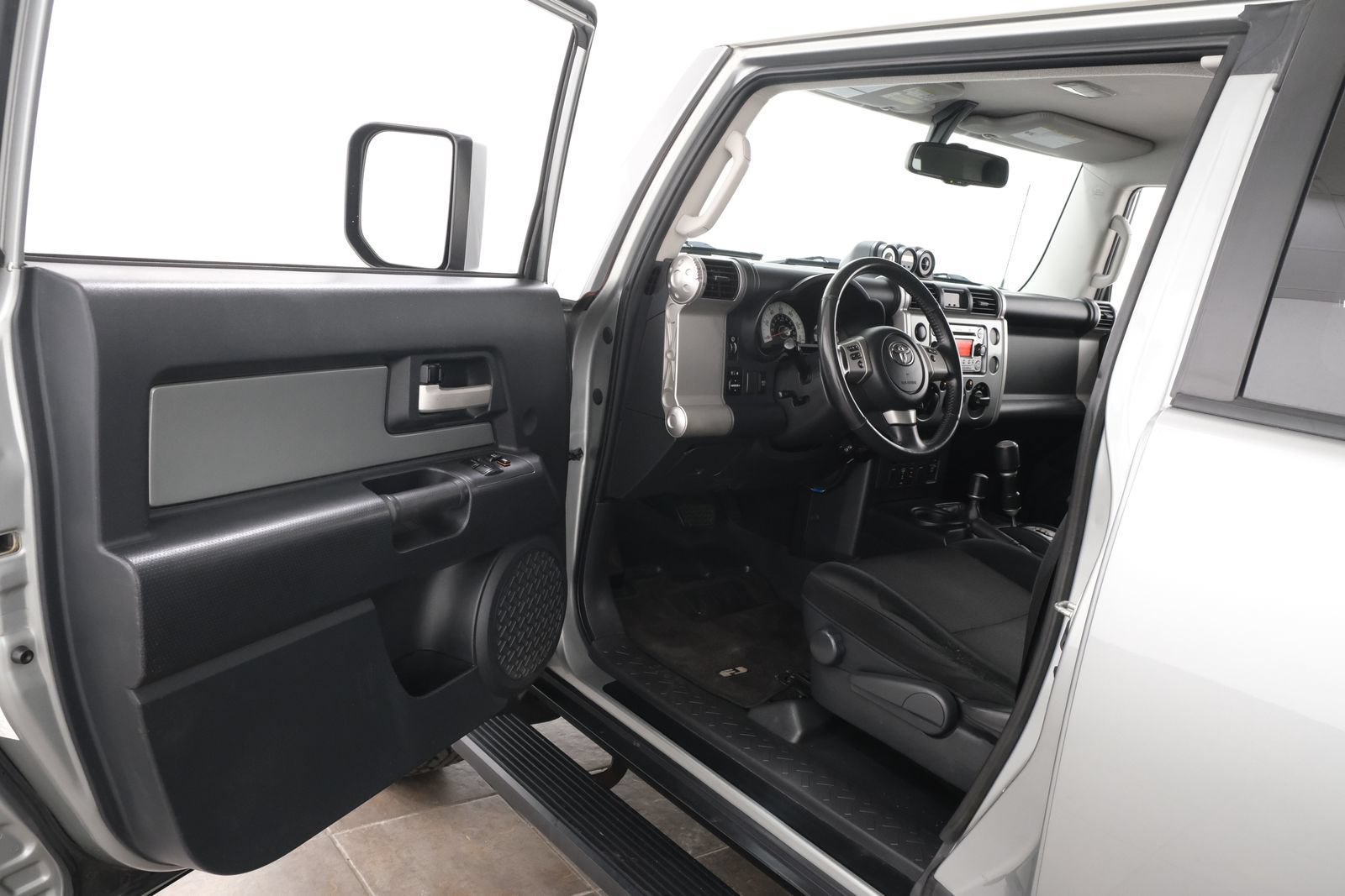 Used 2011 Toyota FJ Cruiser 4WD w/ Upgrade Pkg image 22