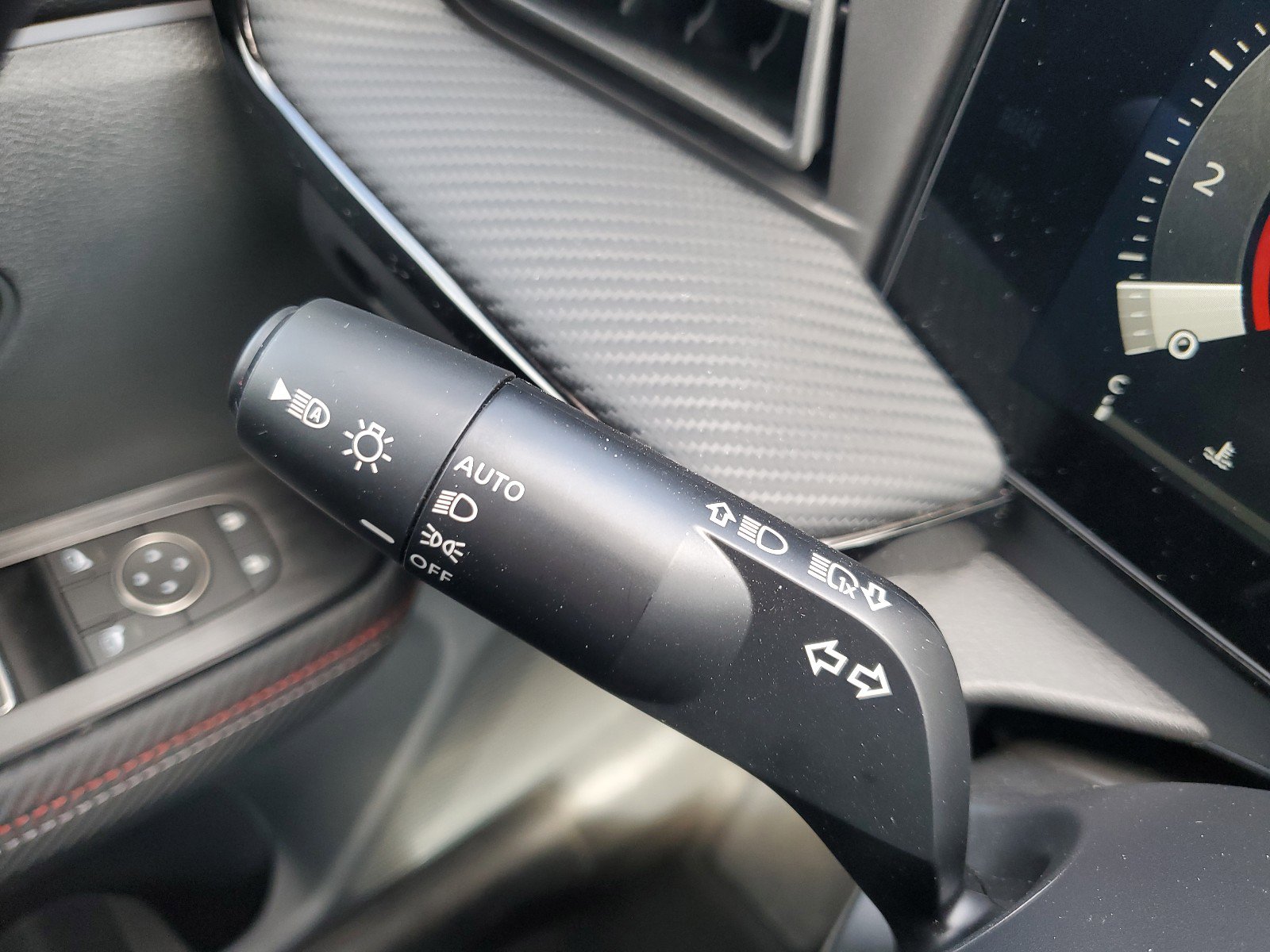 Certified 2025 Nissan Kicks SR image 20