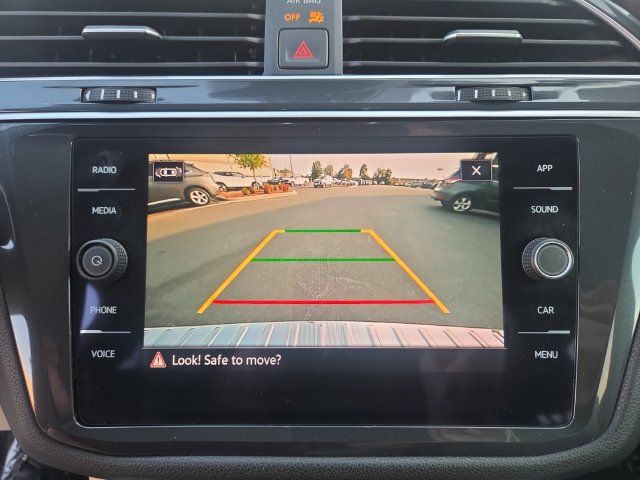 Used 2023 Volkswagen Tiguan SE FWD image 24
