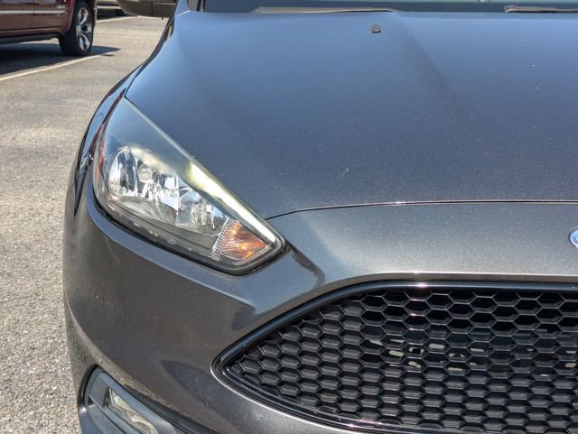 Used 2018 Ford Focus ST FWD image 11