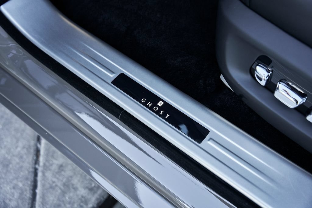 Used 2025 Rolls-Royce Ghost AWD/4WD image 42