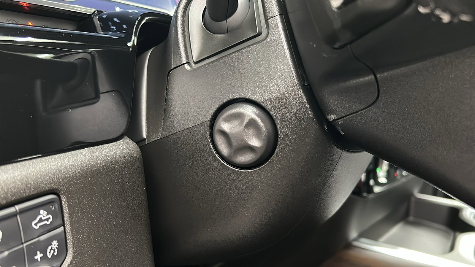 Used 2023 GMC Sierra 1500 SLT image 30