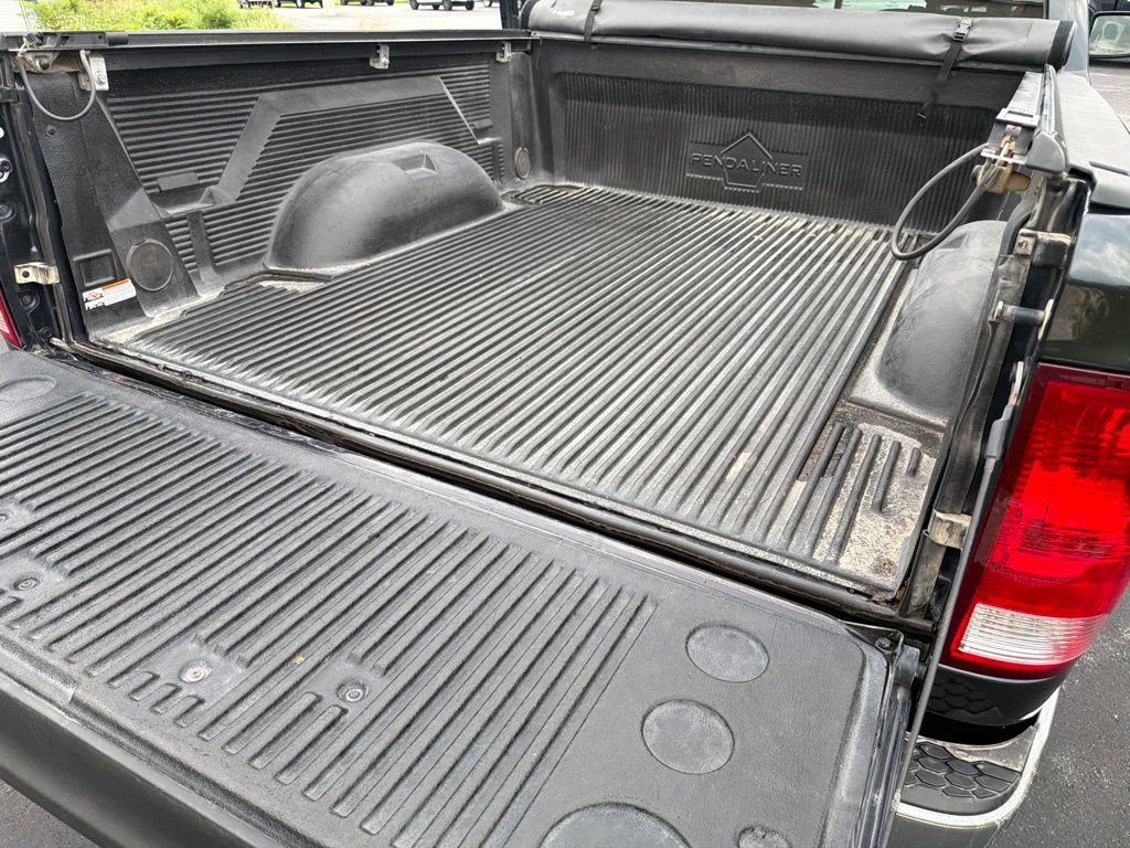 Used 2016 RAM 1500 Classic SLT AWD/4WD image 14