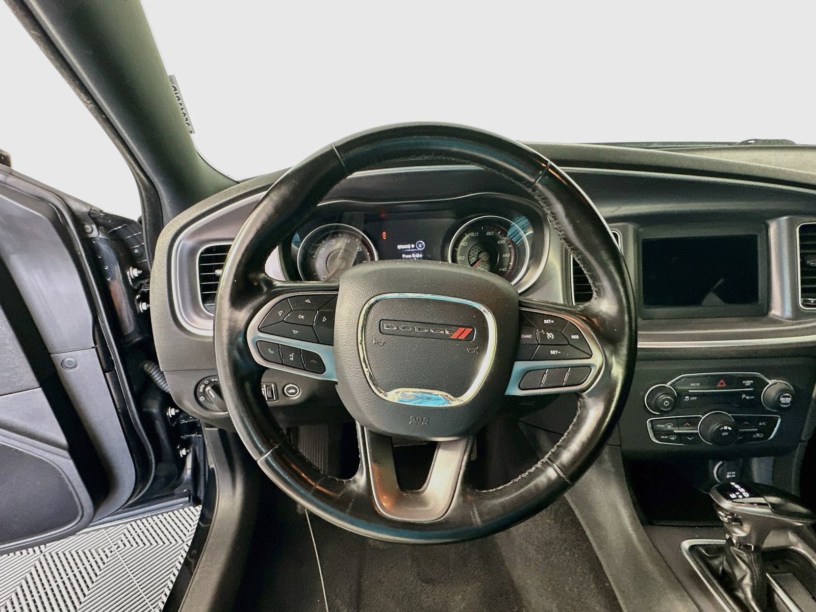 Used 2020 Dodge Charger SXT w/ Leather Interior Group RWD image 11
