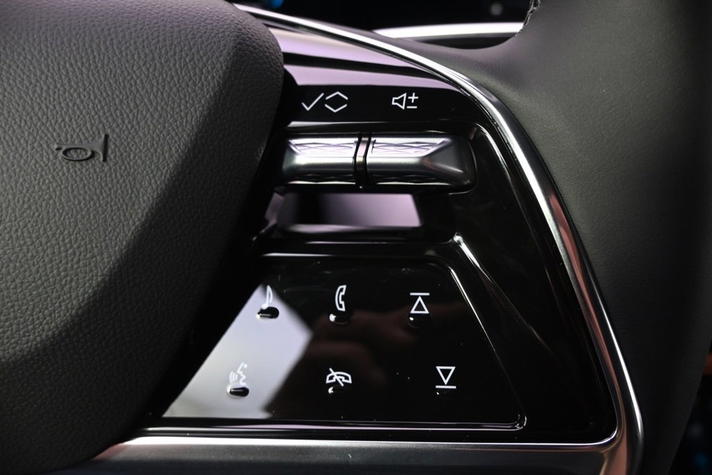 New 2026 Cadillac Vistiq Sport w/ LPO, Floor Liner Package image 34