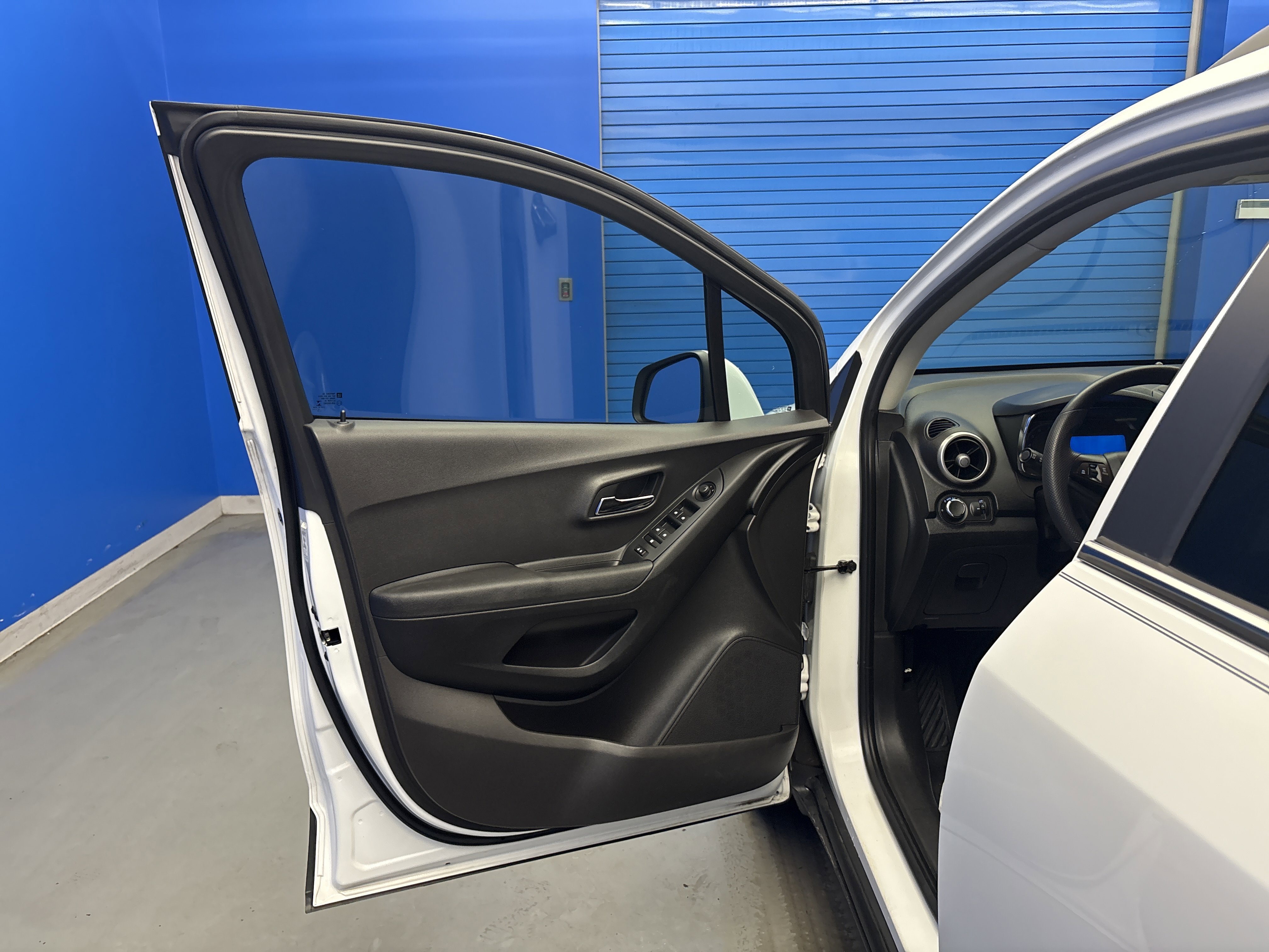 Used 2016 Chevrolet Trax LT image 9