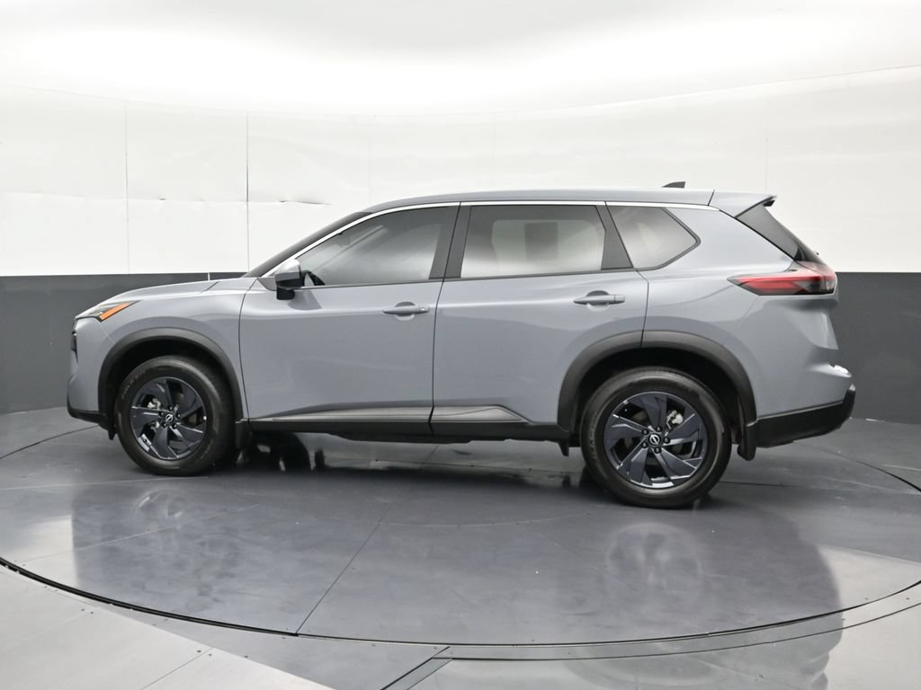 Used 2026 Nissan Rogue SV FWD image 2
