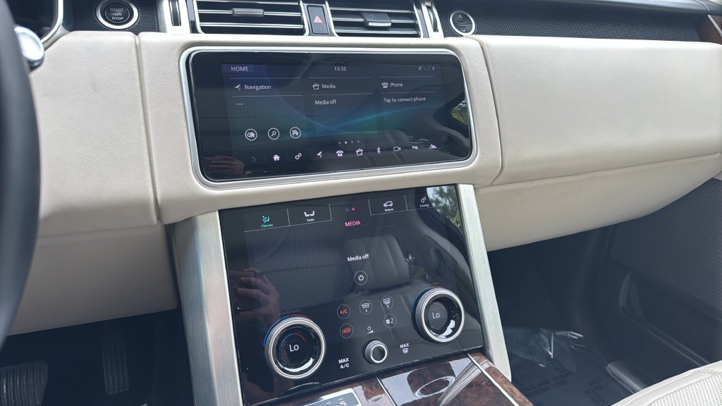 Used 2018 Land Rover Range Rover Supercharged AWD/4WD image 11