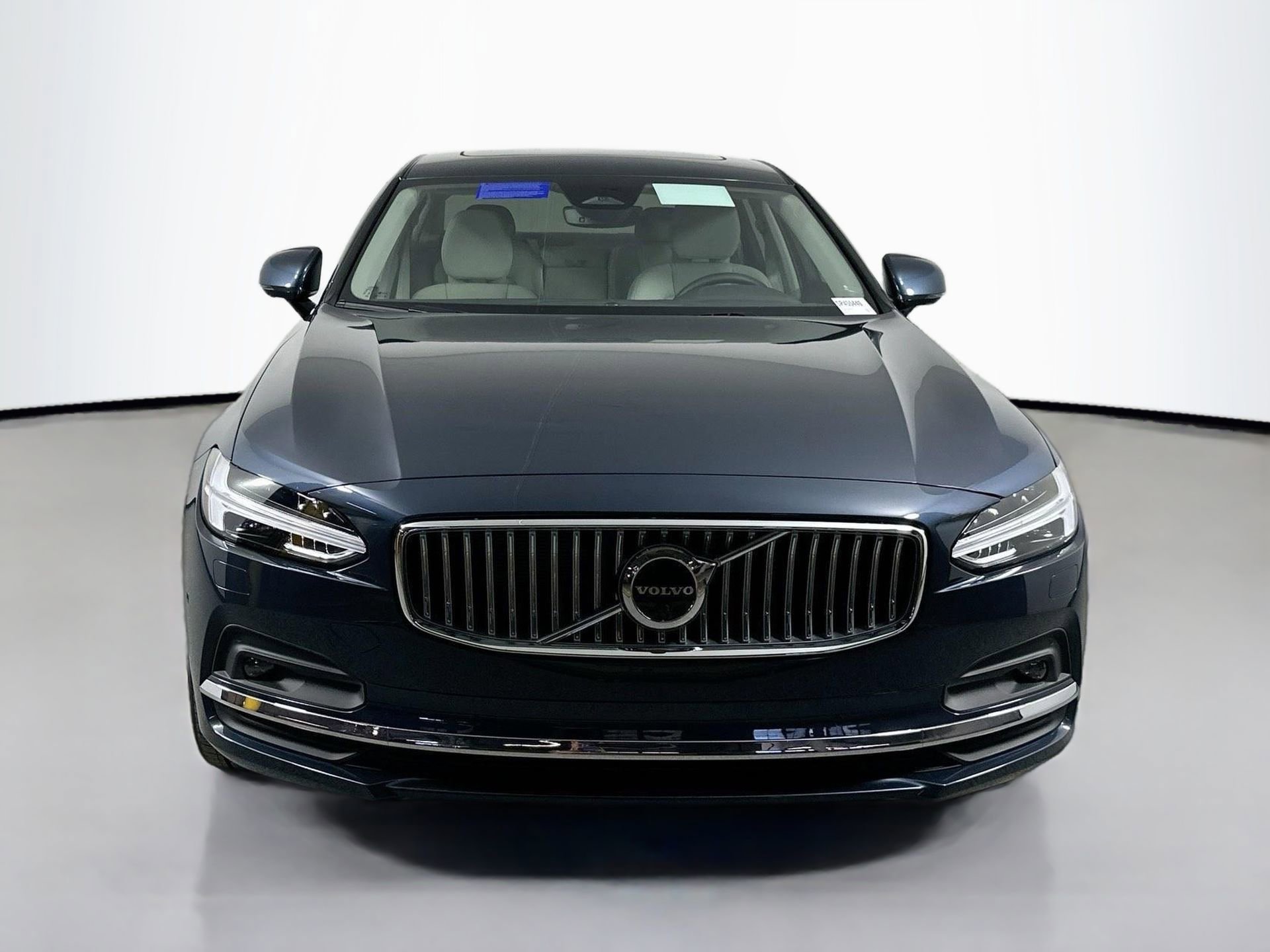 New 2025 Volvo S90 B6 Plus image 2