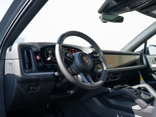 New 2026 Porsche Cayenne Coupe AWD/4WD image 4