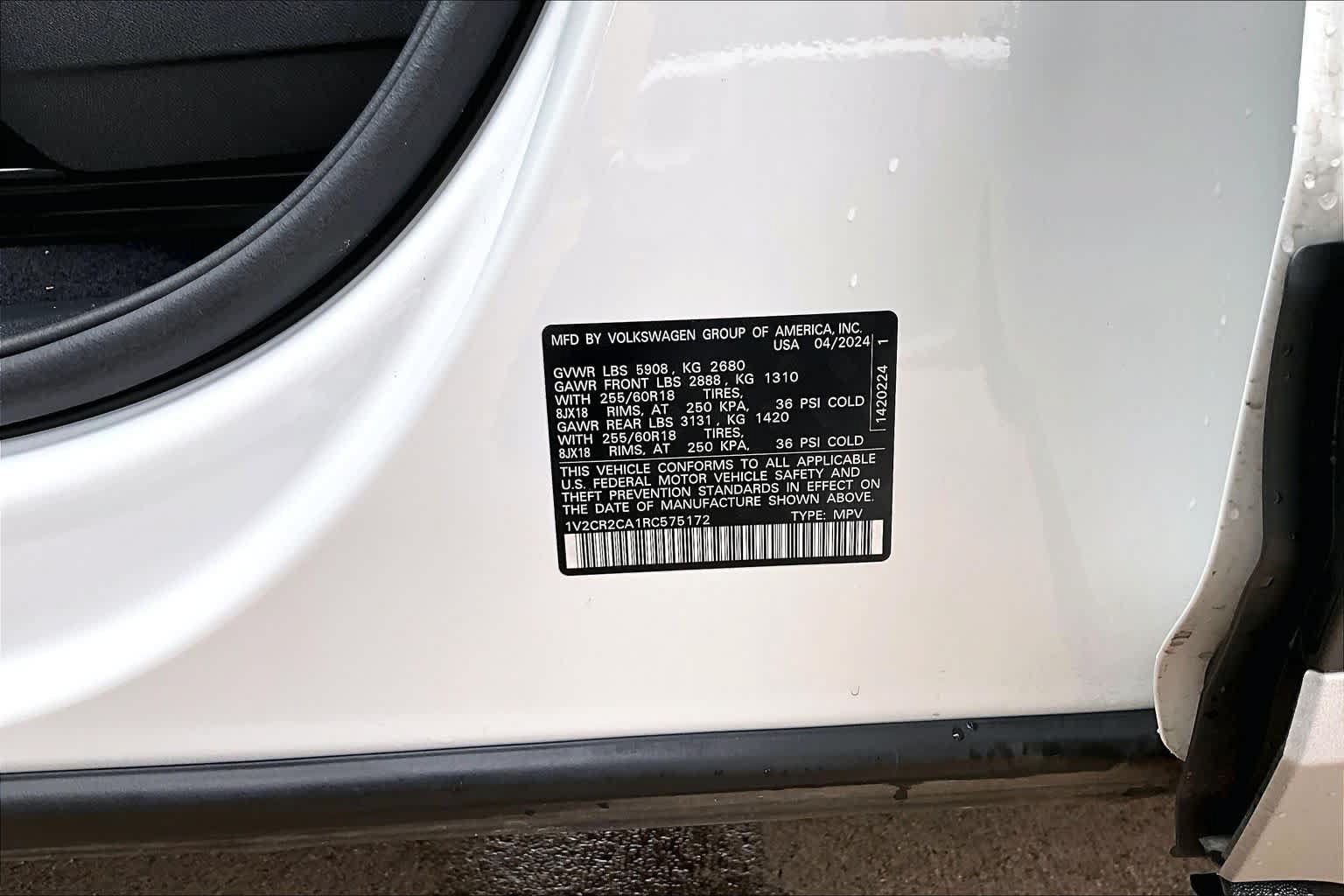 Used 2024 Volkswagen Atlas Peak Edition SE AWD/4WD image 35