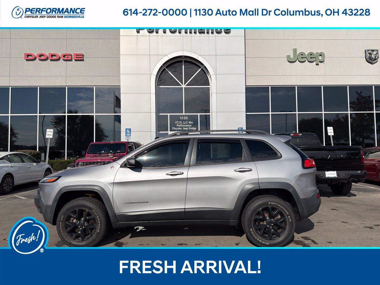 Used 2018 Jeep Cherokee Trailhawk w/ Comfort/Convenience Group AWD/4WD image 6