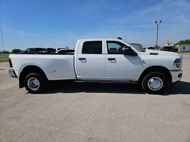 New 2026 RAM 3500 Tradesman AWD/4WD image 39