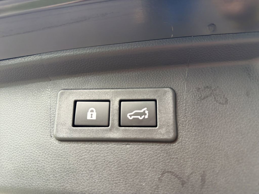 Certified 2025 Subaru Outback Premium image 12