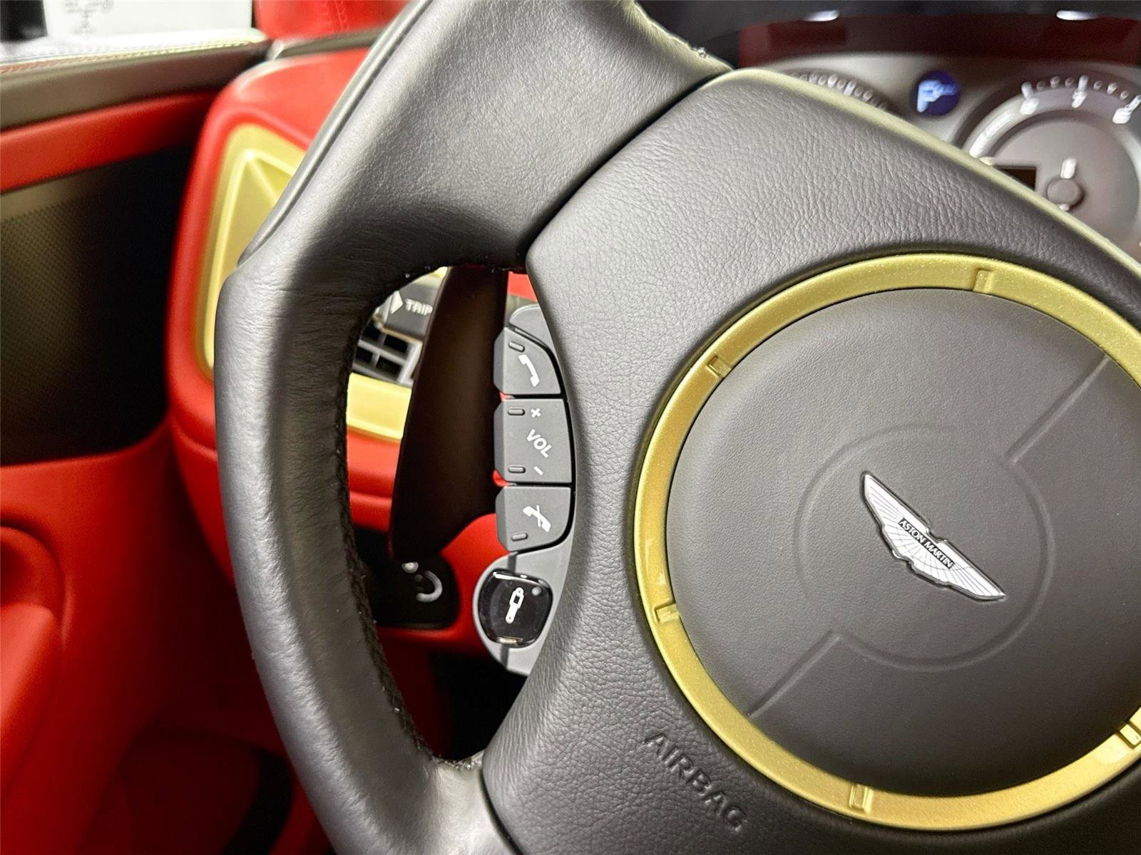 Used 2019 Aston Martin Vanquish Zagato RWD image 23