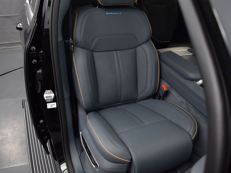 Used 2023 Jeep Grand Wagoneer L Series II w/ Premium Group II image 21