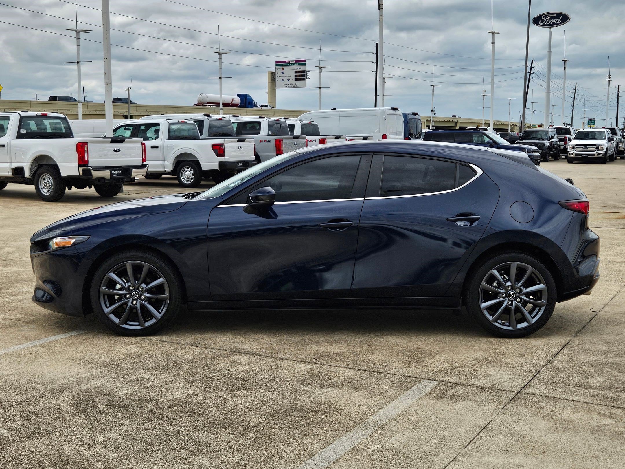 Used 2024 MAZDA MAZDA3 s FWD image 9