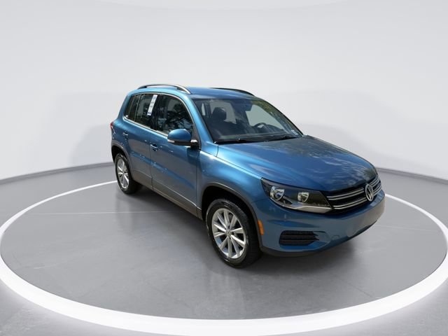 Used 2017 Volkswagen Tiguan Limited w/ Premium Package FWD image 2