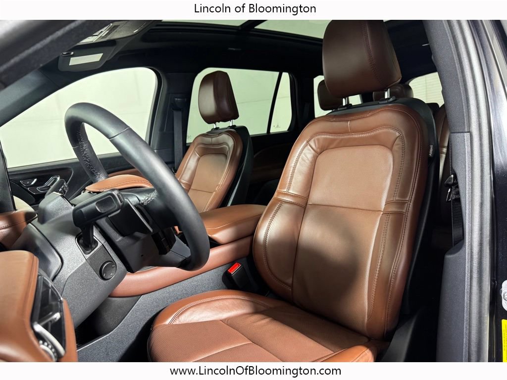 Used 2025 Lincoln Aviator Reserve AWD/4WD image 18