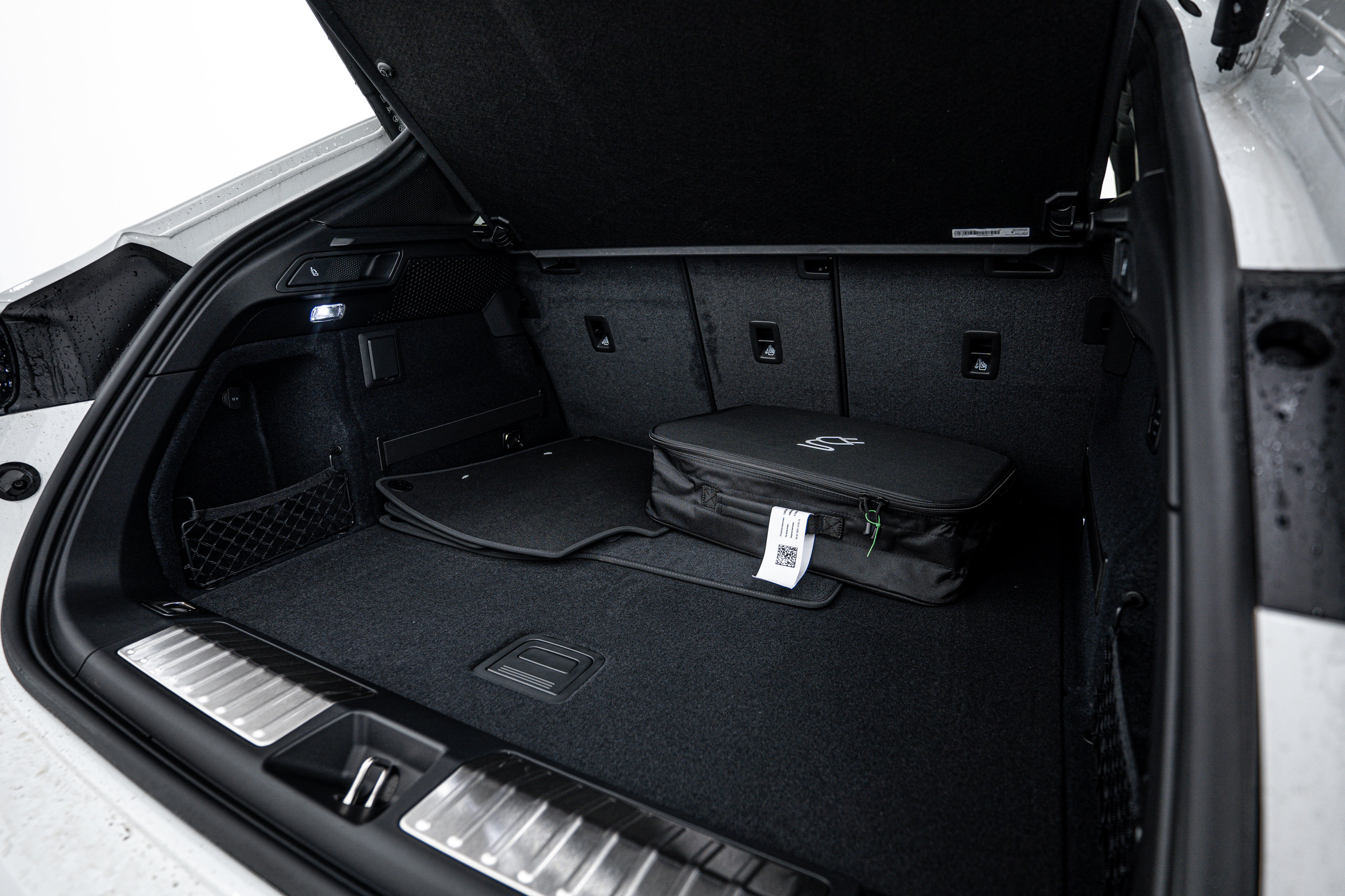 New 2025 Porsche Macan 4S Electric image 25