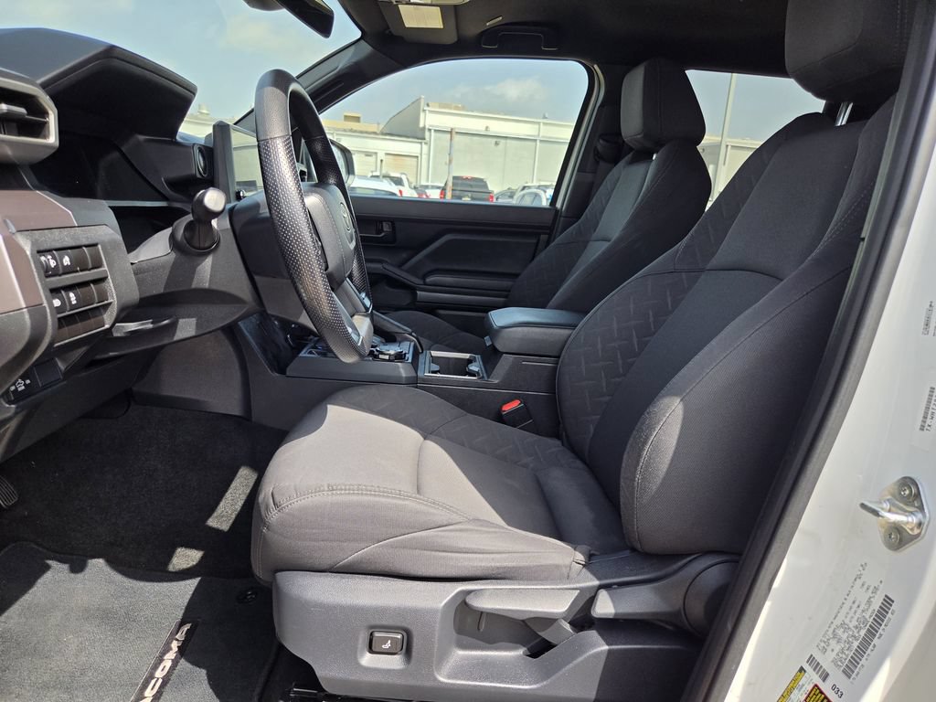 Used 2025 Toyota Tacoma SR5 AWD/4WD image 26