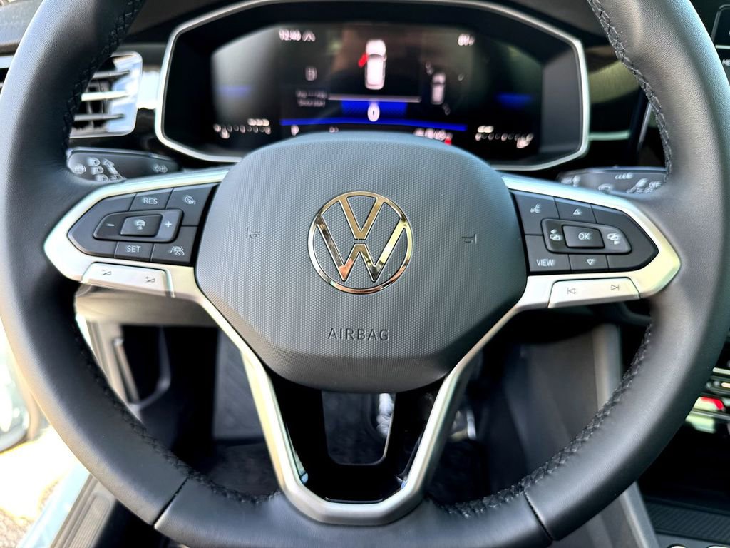 New 2025 Volkswagen Jetta SE FWD image 12