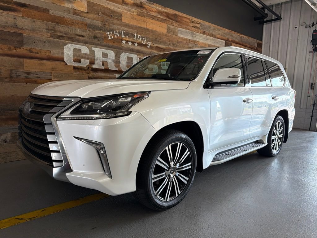 Used 2019 Lexus LX 570 4WD w/ Luxury Package image 2