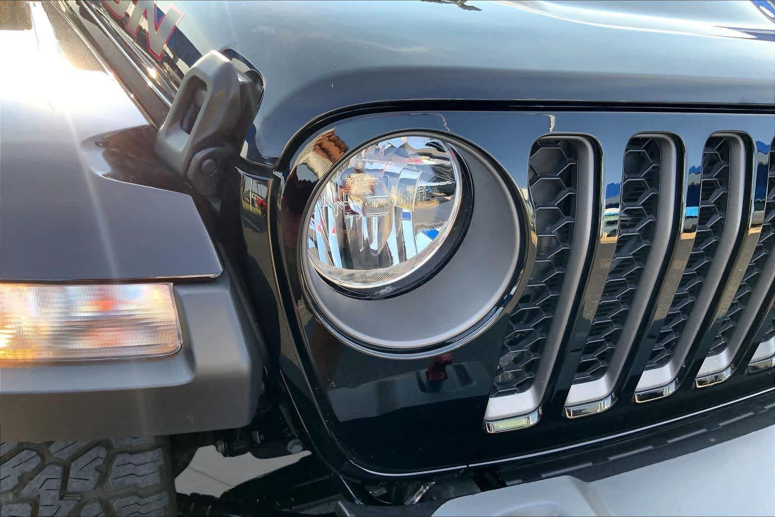 Used 2023 Jeep Gladiator Rubicon w/ Trailer Tow Package AWD/4WD image 28