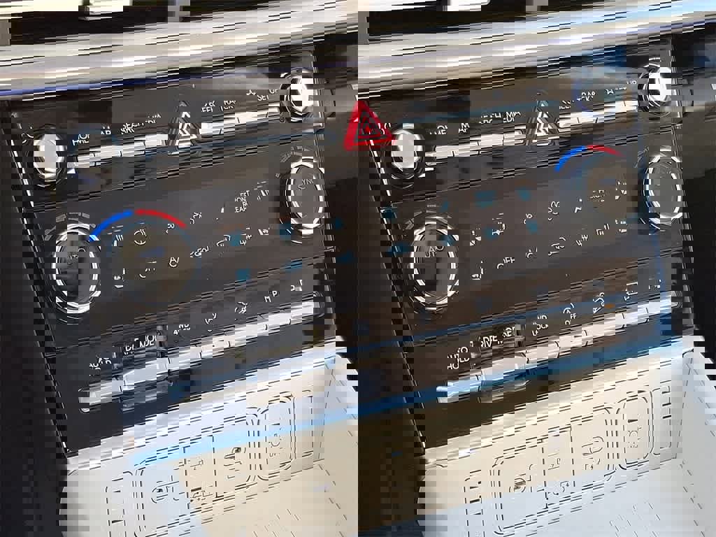 Used 2025 Hyundai Santa Fe Calligraphy image 14