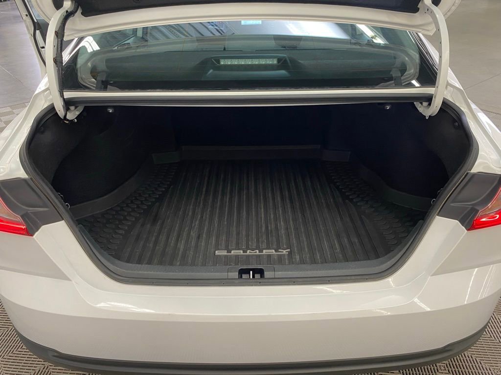 Used 2025 Toyota Camry LE w/ Convenience Package image 40