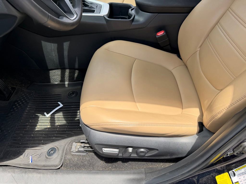 Used 2023 Toyota RAV4 XLE Premium FWD image 26