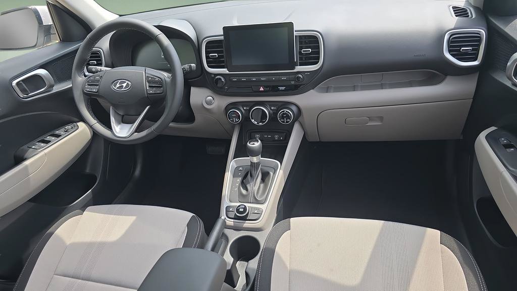 New 2026 Hyundai Venue SEL FWD image 11