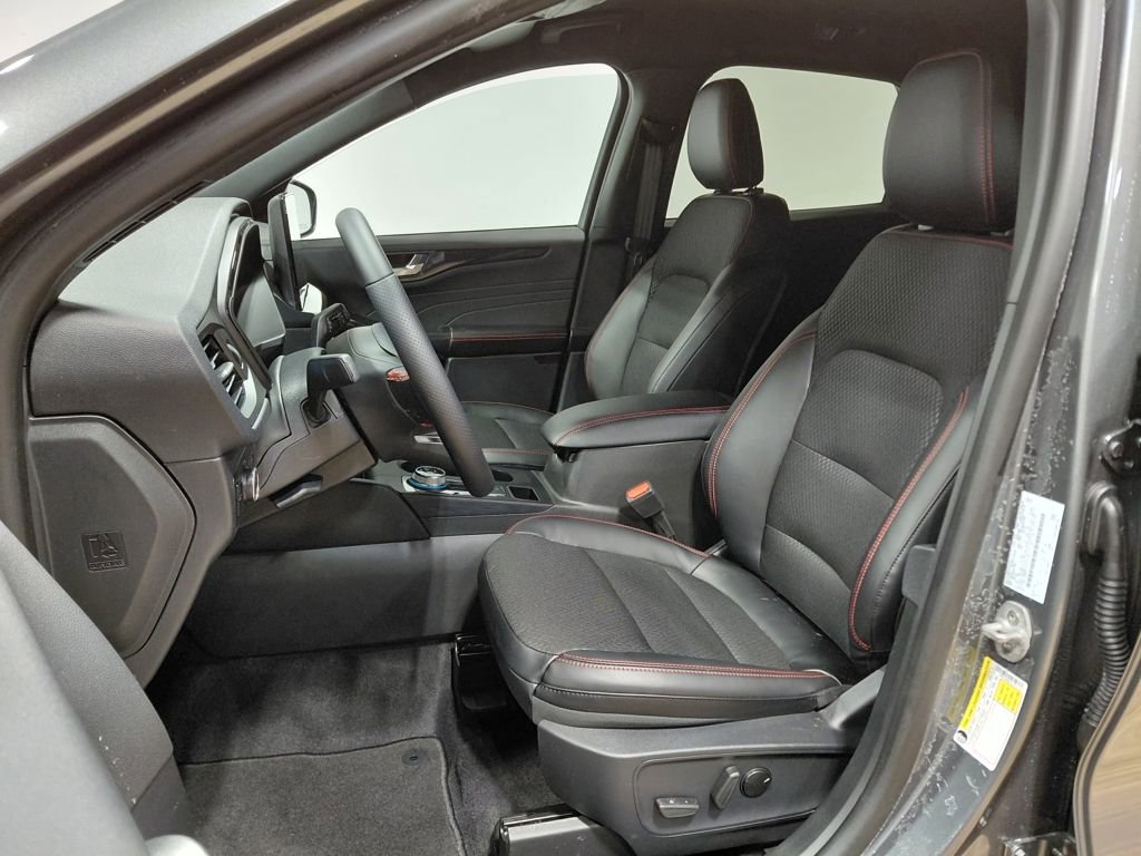 New 2026 Ford Escape ST-Line w/ Tech Pack #1 image 3