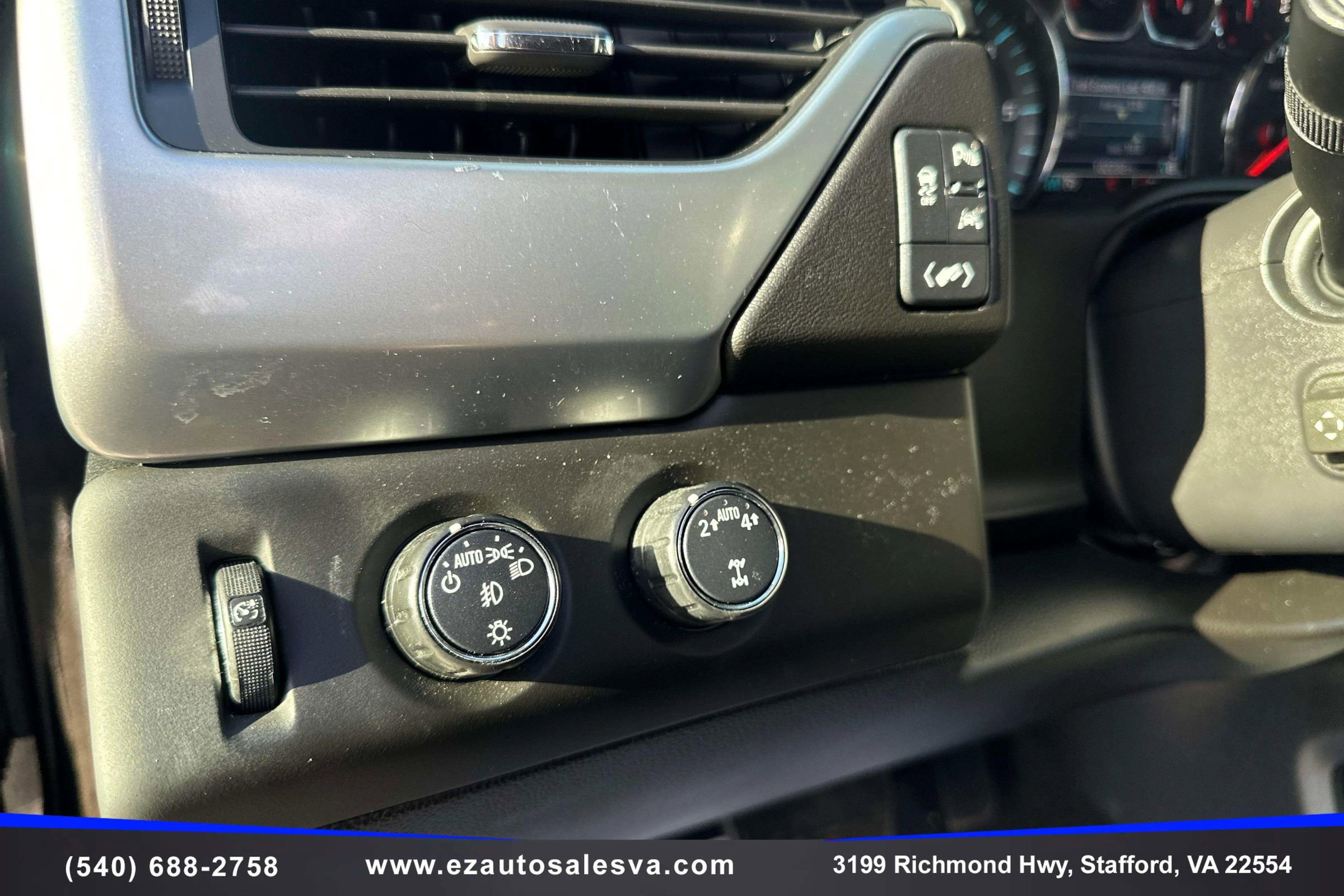 Used 2018 Chevrolet Tahoe LT w/ Luxury Package image 18